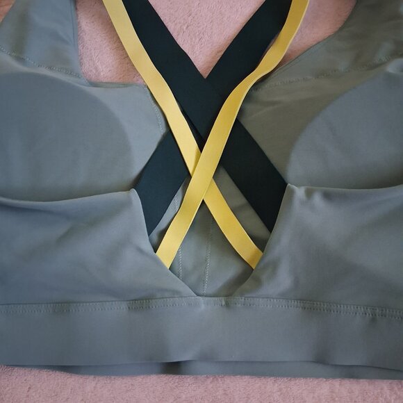 Old Navy Women's Size 2X Green PowerSoft Medium Support Go-Dry Sports Bra - Picture 3 of 8